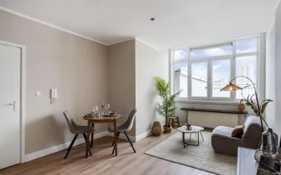 Studio te koop: Regentesselaan 354A, Rond de Energiecentrale 'S-Gravenhage