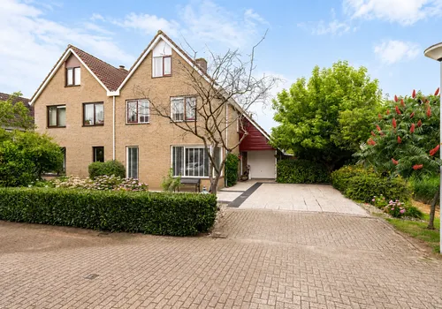 Twee-onder-één-kap te koop: Reggepad 8, Goilberdingen Oost Culemborg