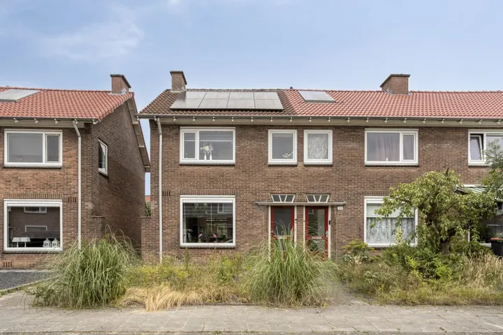 Corner house for sale: Reggestraat 32, Voortman-Amelink Enschede