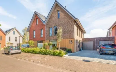 Tussenwoning te koop: Reginastraat 15, Nijverheid Hengelo