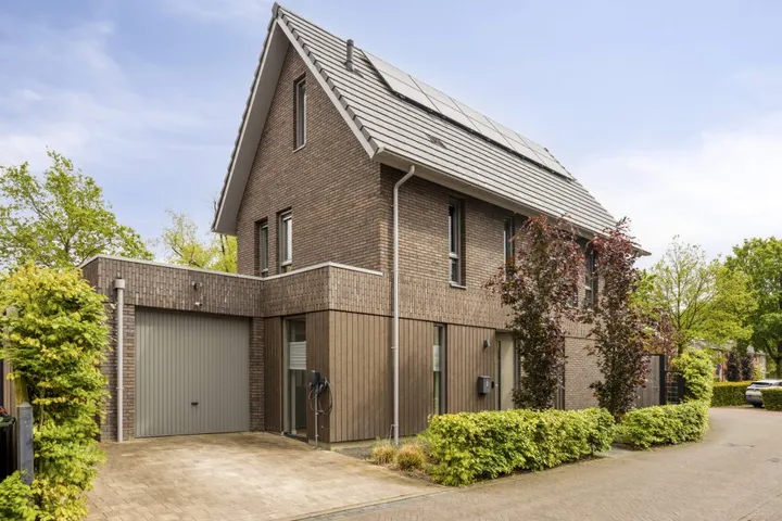 Vrijstaande woning te koop: Reginastraat 2, Nijverheid Hengelo