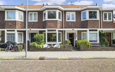 Terraced house for sale: Regulierslaan 9, Oranjepark Alkmaar