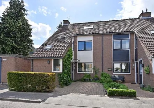 Hoekwoning te koop: Reiderland 16, Huizen