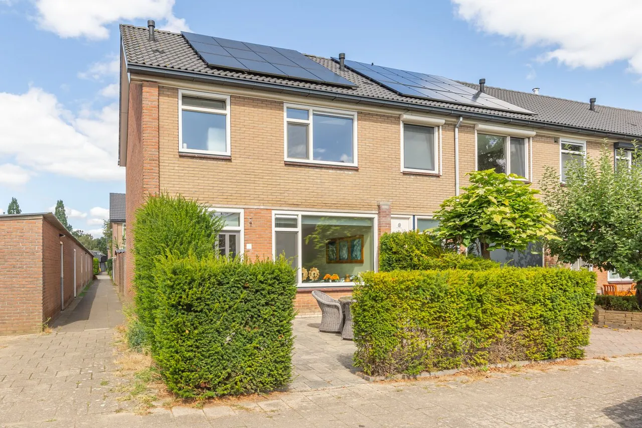 Hoekwoning te koop: Reigerstraat 1, Ermelo