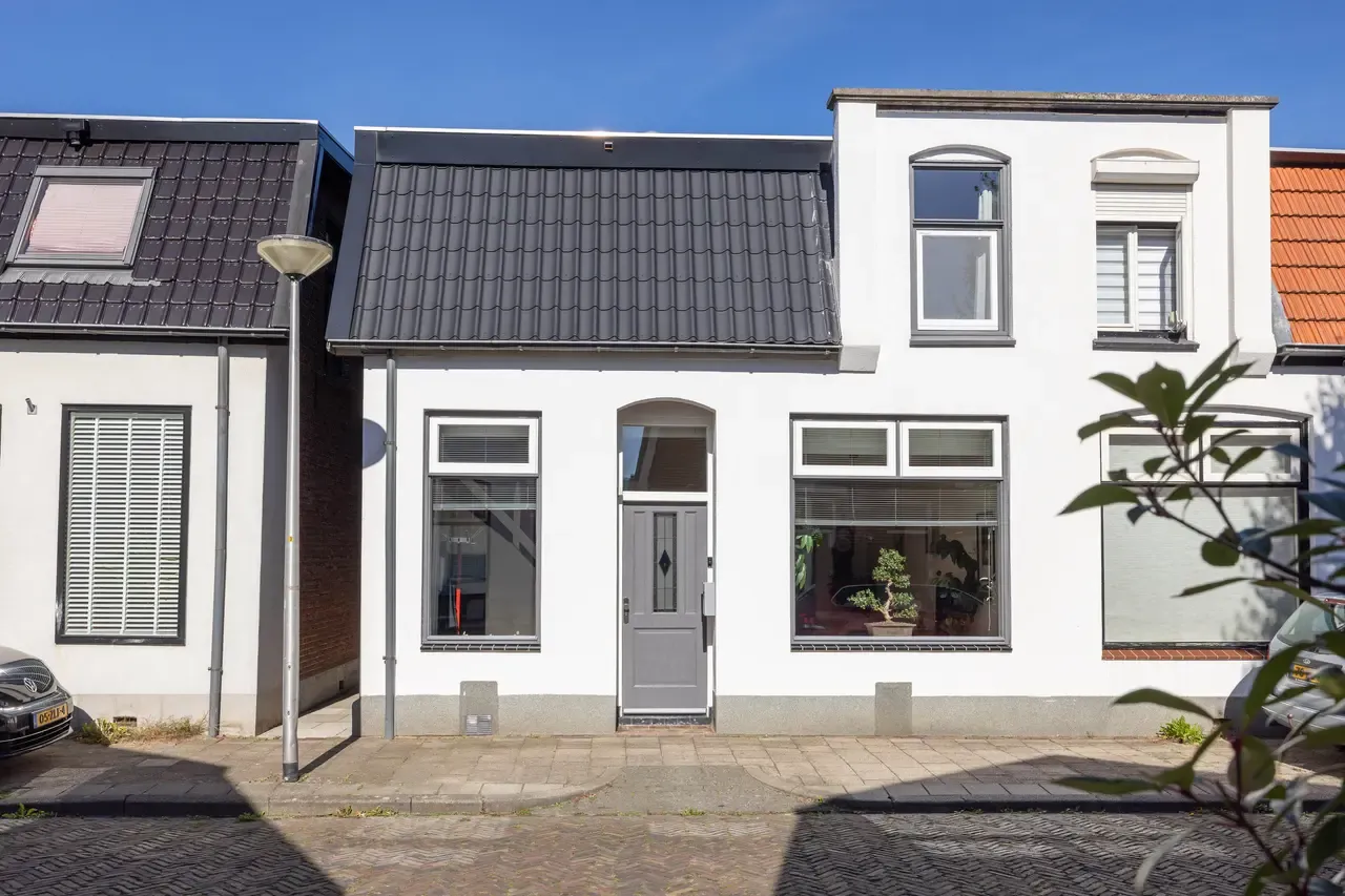 Twee-onder-één-kap te koop: Reigerweg 13, Hengelo