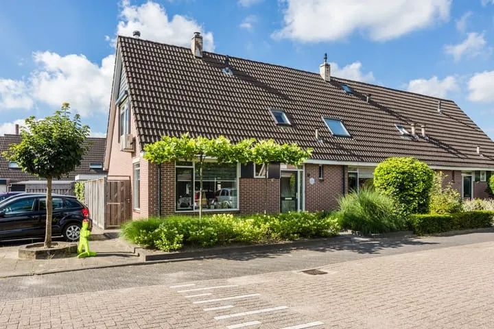 Corner house for sale: Rein de Jongstraat 10, Heerde Heerde
