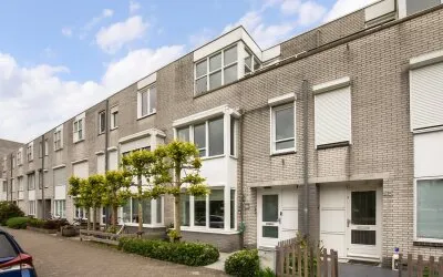 Terraced house for sale: Reina Prinsen Geerligsdreef 87, Hoofddorp Toolenburg Oost Hoofddorp
