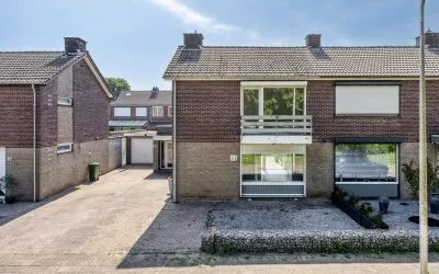Twee-onder-één-kap te koop: Reinaartsingel 99, Malpertuis Maastricht