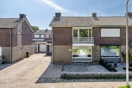 Twee-onder-één-kap te koop: Reinaartsingel 99, Malpertuis Maastricht