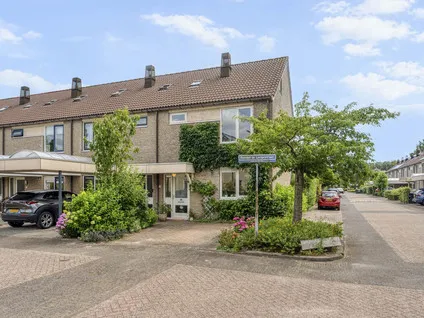 Hoekwoning te koop: Reinder de Langestraat 11, Verzetsheldenwijk Leidschendam