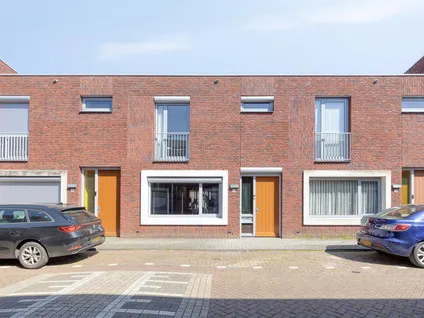 Tussenwoning te koop: Reinier Claeszenstraat 22, Trouwlaan Tilburg