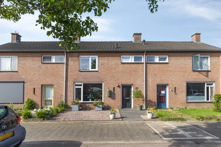 Terraced house for sale: Reinout van Valkenburgstraat 20, Ravenstein Ravenstein