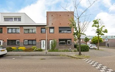 Corner house for sale: Reiskameraad 48, Blixembosch-Oost Eindhoven