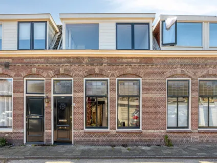 Tussenwoning te koop: Reitzstraat 10, Leiden