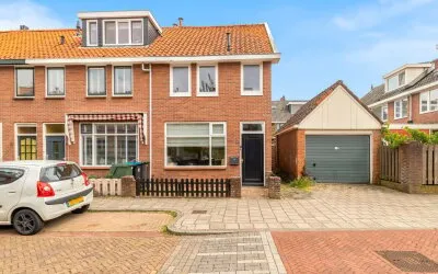 Hoekwoning te koop: Rekerstraat 2, Rekerbuurt en Ooievaarsnest Alkmaar