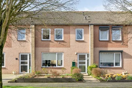Tussenwoning te koop: Rembrandt van Rijnstraat 12, Schoondijke Schoondijke