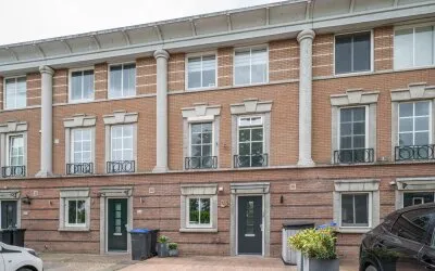 Tussenwoning te koop: Rembrandtlaan 107, Oosteindsche Ackers Bergschenhoek