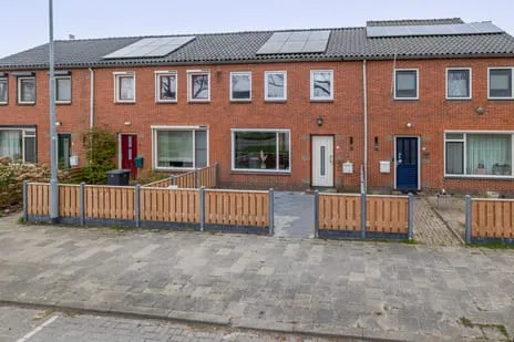 Tussenwoning te koop: Rembrandtlaan 11, Noorderpark Hoogezand