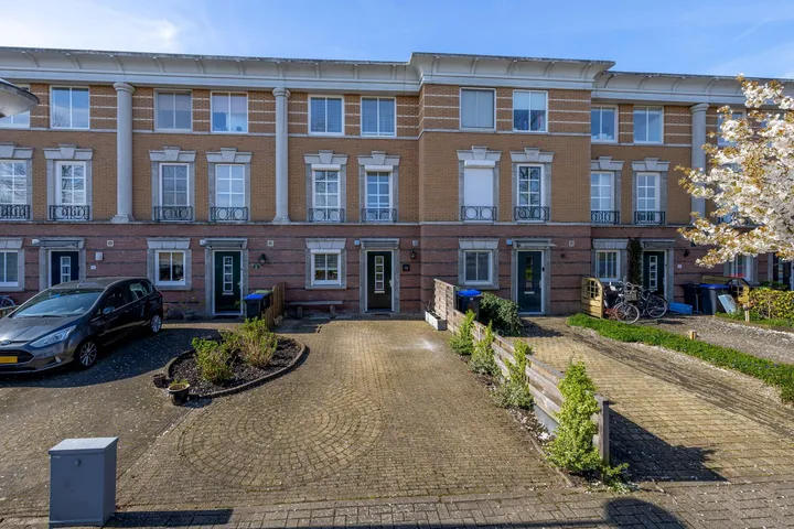 Tussenwoning te koop: Rembrandtlaan 12, Oosteindsche Ackers Bergschenhoek