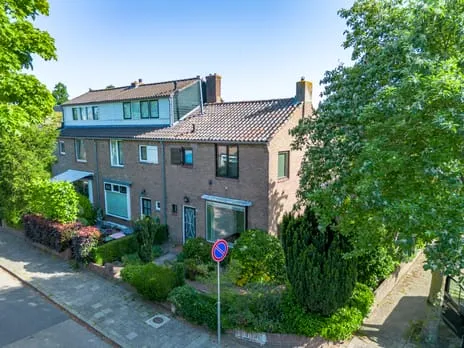 Corner house for sale: Rembrandtlaan 22, Schilderswijk Baarn