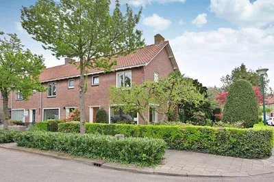 Hoekwoning te koop: Rembrandtlaan 24, Nieuw-Loosdrechtsedijk Loosdrecht