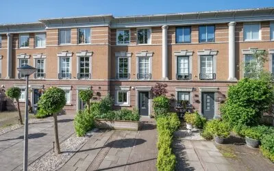 Tussenwoning te koop: Rembrandtlaan 25, Oosteindsche Ackers Bergschenhoek