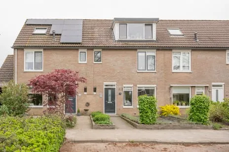 Tussenwoning te koop: Rembrandtlaan 28, Nijkerk