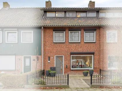 Tussenwoning te koop: Rembrandtlaan 33, Terneuzen
