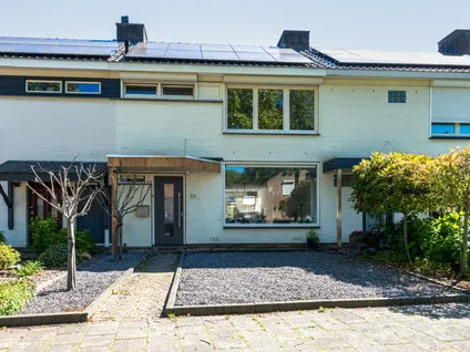 Tussenwoning te koop: Rembrandtlaan 51, Kluis Geleen
