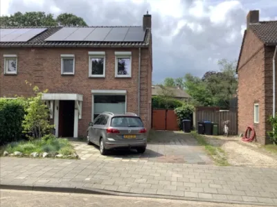 Twee-onder-één-kap te koop: Rembrandtlaan 62, Taalstraat en omgeving Vught