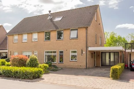 Tussenwoning te koop: Rembrandtlaan 69, Strijland-oost Nijkerk