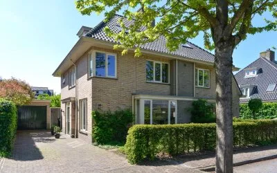 Twee-onder-één-kap te koop: Rembrandtlaan 7, Zuidereng Huizen