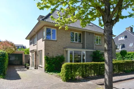 Twee-onder-één-kap te koop: Rembrandtlaan 7, Zuidereng Huizen