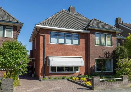 Tussenwoning te koop: Rembrandtstraat 12, 't Wilbert Hengelo