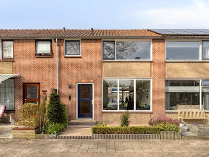 Tussenwoning te koop: Rembrandtstraat 20, De Lier West De Lier