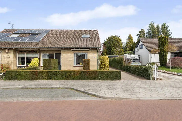 Twee-onder-één-kap te koop: Rembrandtstraat 26, Winterswijk-Noordwest Winterswijk
