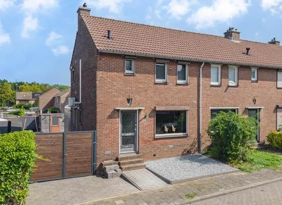 Hoekwoning te koop: Rembrandtstraat 50, Meezenbroek Heerlen