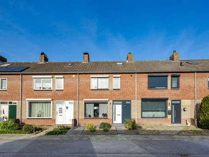 Tussenwoning te koop: Rembrandtstraat 55, BH oost Hardinxveld-Giessendam