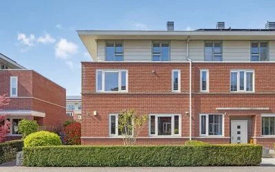 Hoekwoning te huur: Renate Rubinsteinlaan 6, Schrijversbuurt Amstelveen