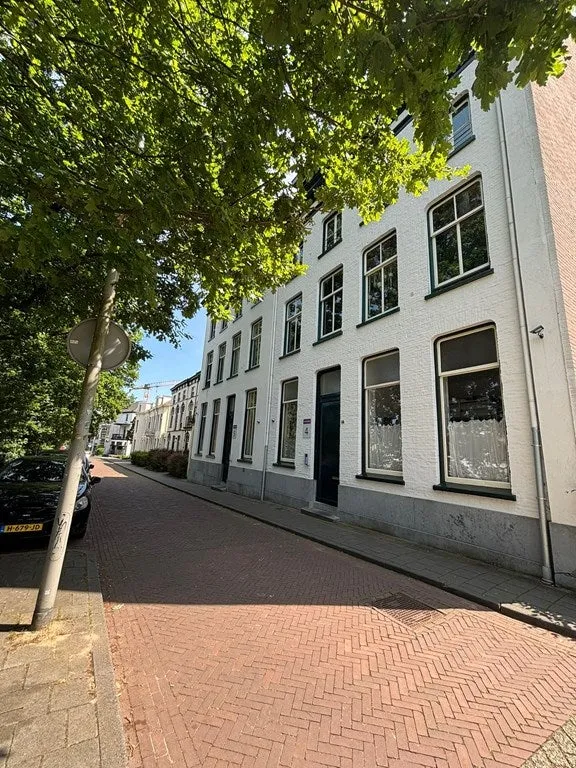 Hoekwoning te huur: Renssenstraat 4-13, Utrechtsestraat Arnhem