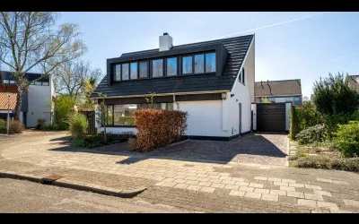 Vrijstaande woning te koop: Rensumaborg 17, Almelo
