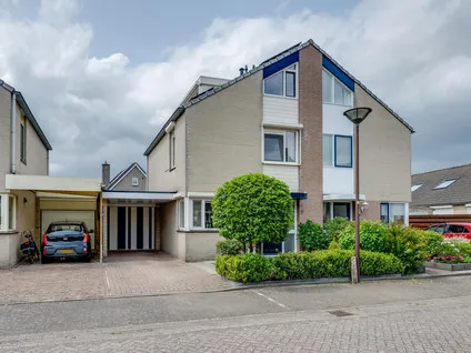 Tussenwoning te koop: Repinge 9, Hoeven Hoeven