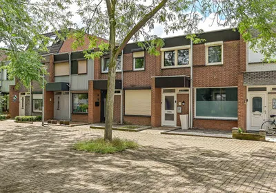 Tussenwoning te koop: Requesensstraat 13, Annakamp-West Venlo