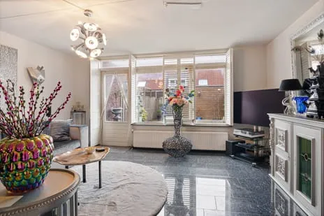 Tussenwoning te koop: Resedastraat 35B, Bloemhof Rotterdam