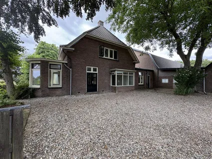 Twee-onder-één-kap te huur: Ressensestraat 32, Ressen Ressen