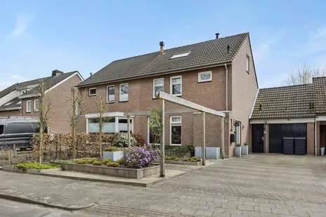 Tussenwoning te koop: Reusel 15, Koolhof-Zuid Deurne