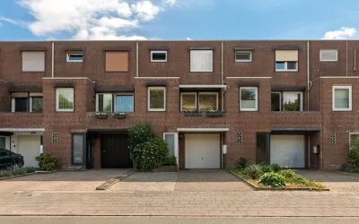 Tussenwoning te koop: Reuverbeek 10, Oud-Geleen en Haesselderveld Geleen