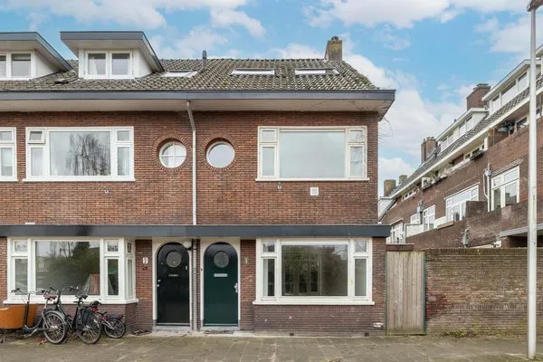 Hoekwoning te huur: Reviuskade 1, Dichterswijk Utrecht