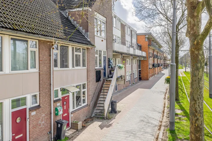 Tussenwoning te koop: Rhijnauwensingel 208, Beverwaard Rotterdam