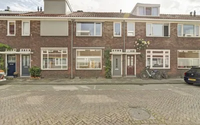 Tussenwoning te koop: Rhijnvis Feithstraat 14, Kadenbuurt Gouda